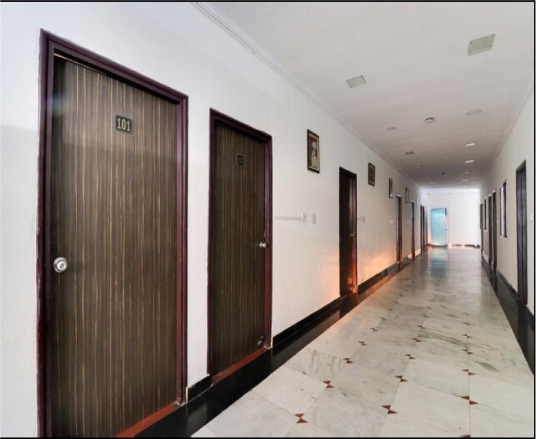 Pacific Grey By Wb Hotel Lucknow